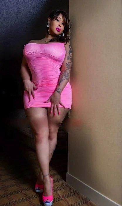 Big Booty Shemales and Trannies Escorts Prostitutes (Throwback) image 3