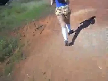 Marido faz um desafio pra esposa caminhar com Plus no cozinho dela essa e puta dms image 6