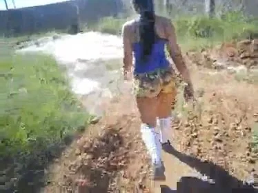 Marido faz um desafio pra esposa caminhar com Plus no cozinho dela essa e puta dms image 8