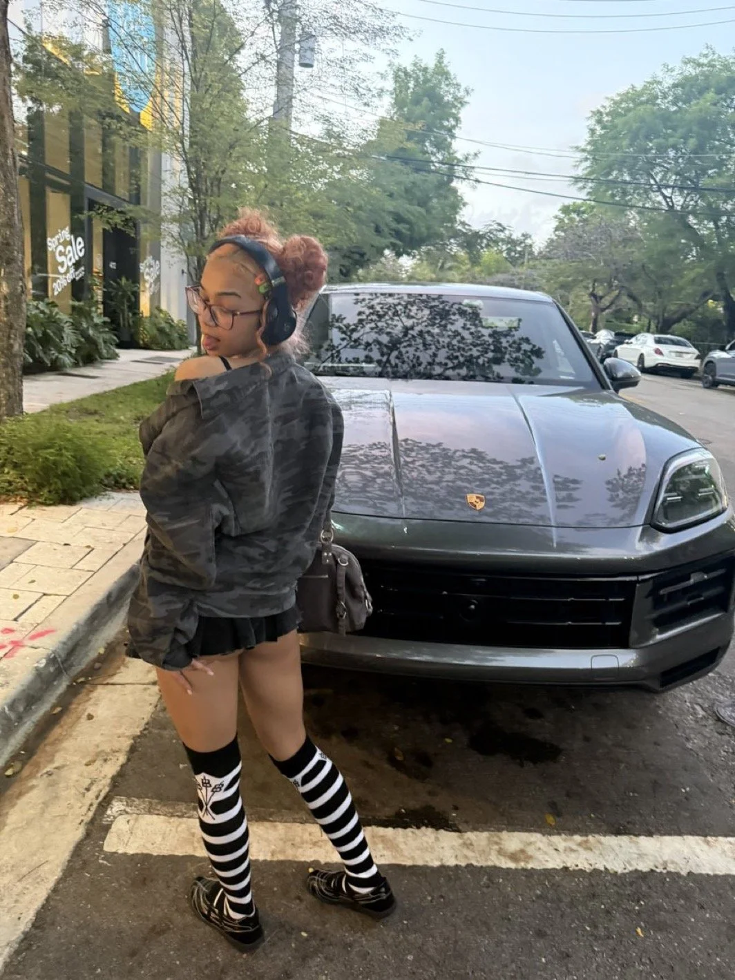 Sexy skinny petite mixed baddie image 16