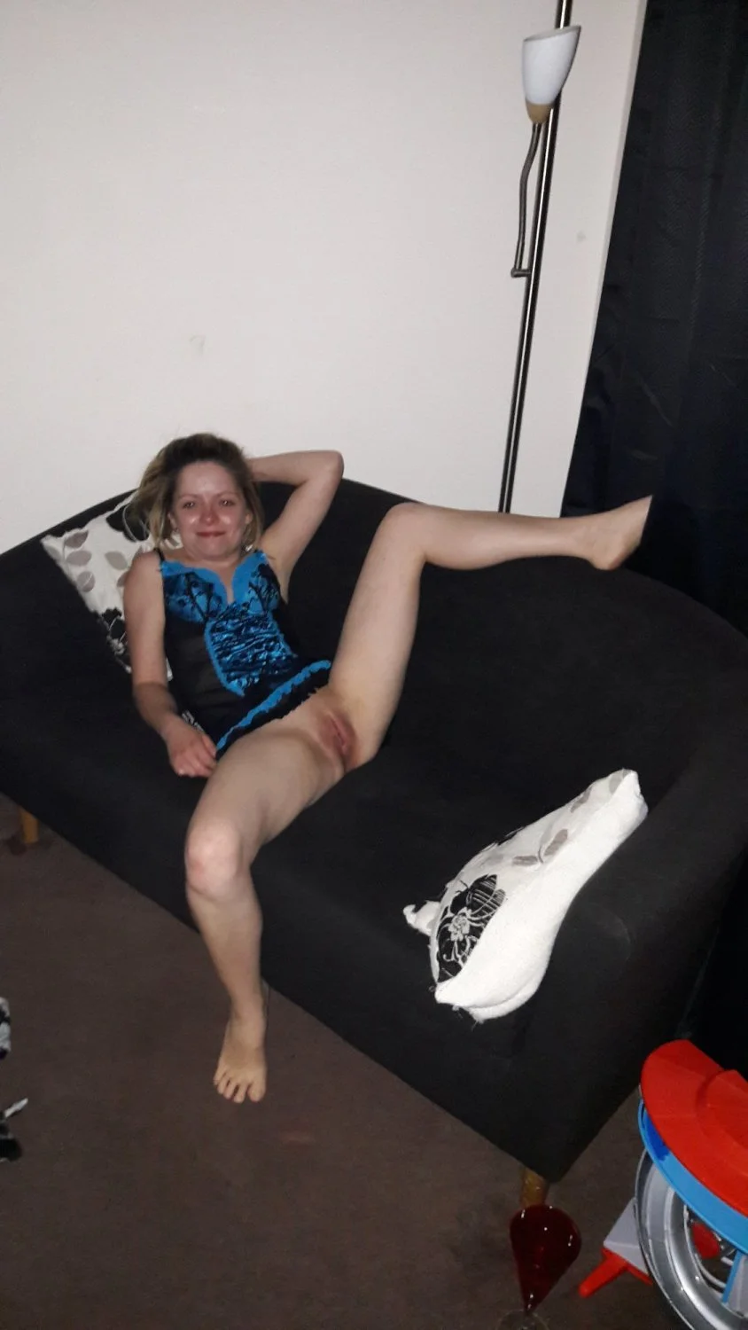 Jane the UK Slut on display image 36