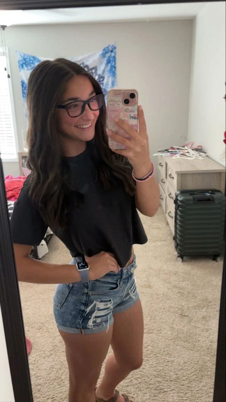 Thick ass snowbunny😣 image 3
