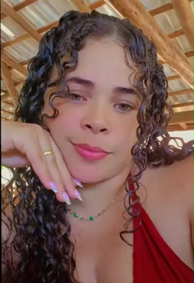 Linda casada Hg cover image