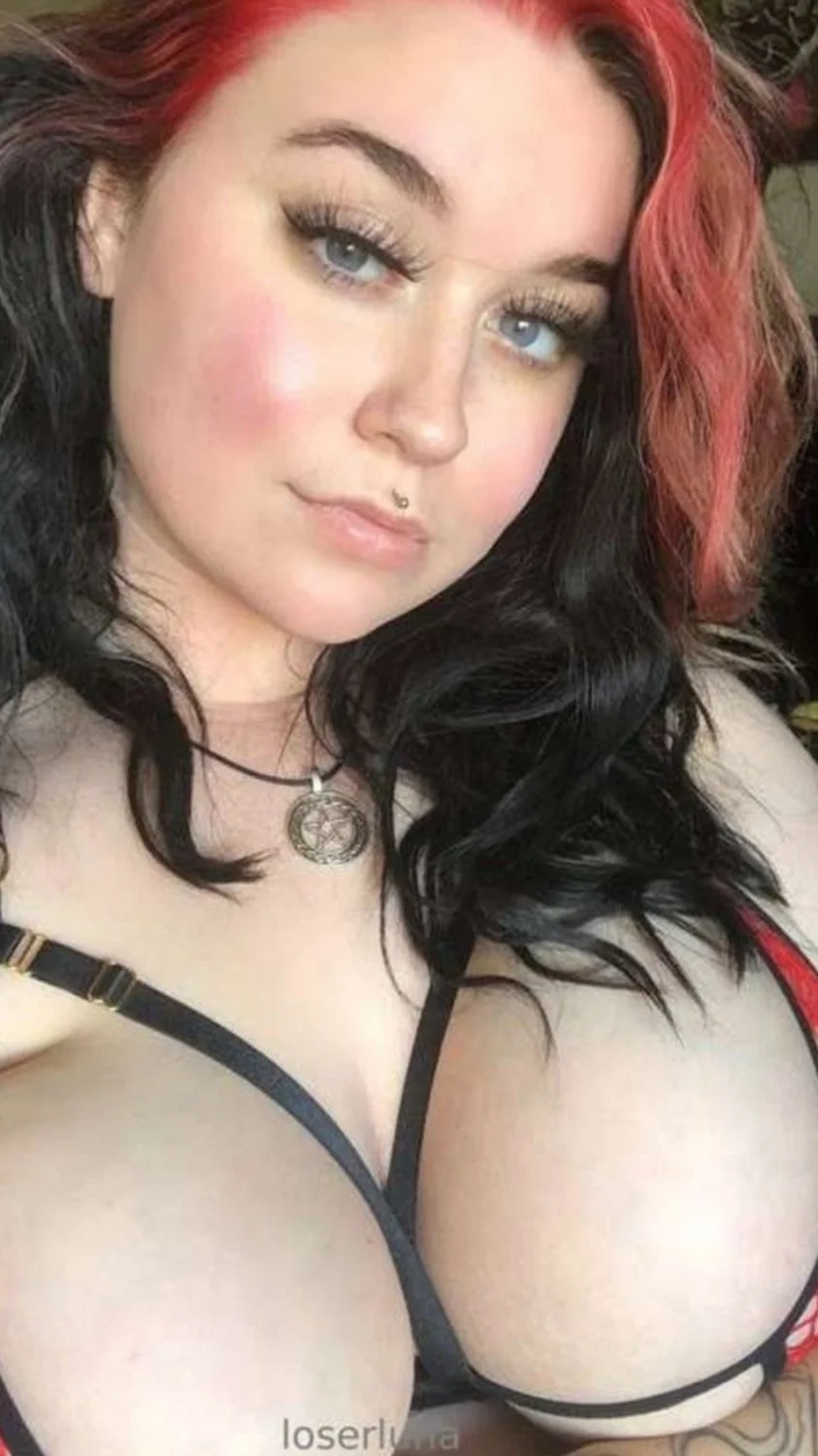 Goth ThickWife image 7