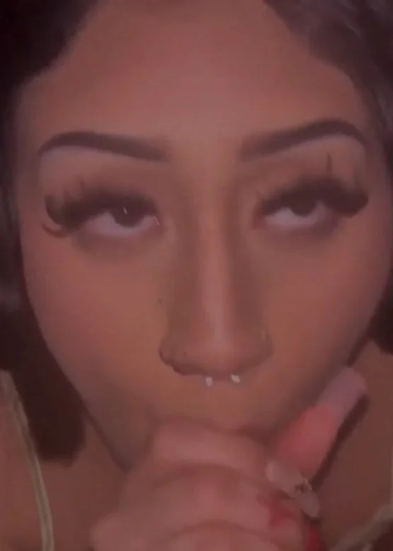 Sexy arab bitch great blowjob main image