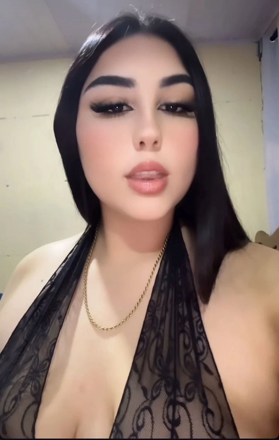 Krys deliciosa expuesta image 2
