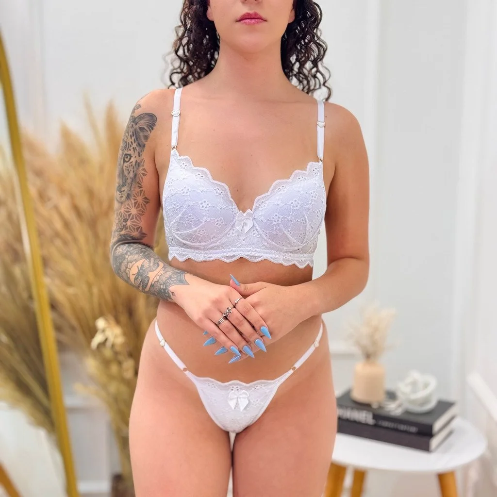 Novinha gostosa de lingerie main image