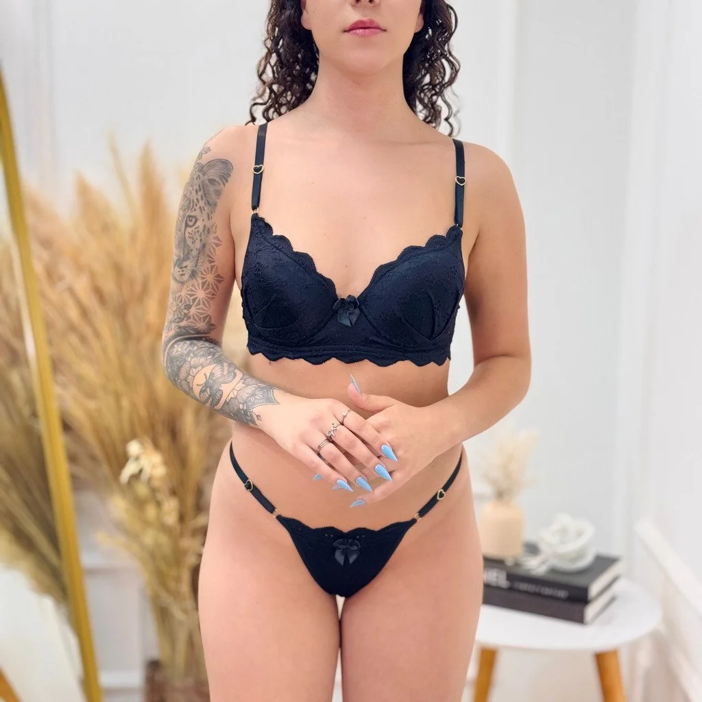 Novinha gostosa de lingerie image 4