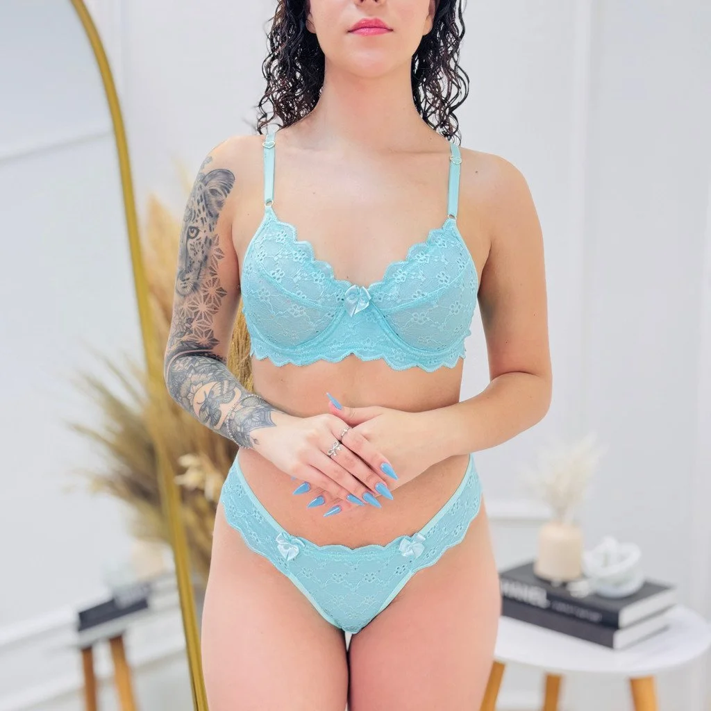 Novinha gostosa de lingerie image 5