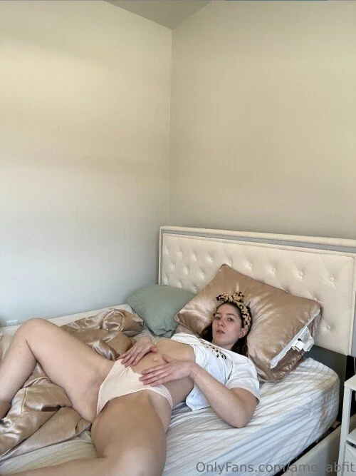 how long would you last with her riding you? image 18