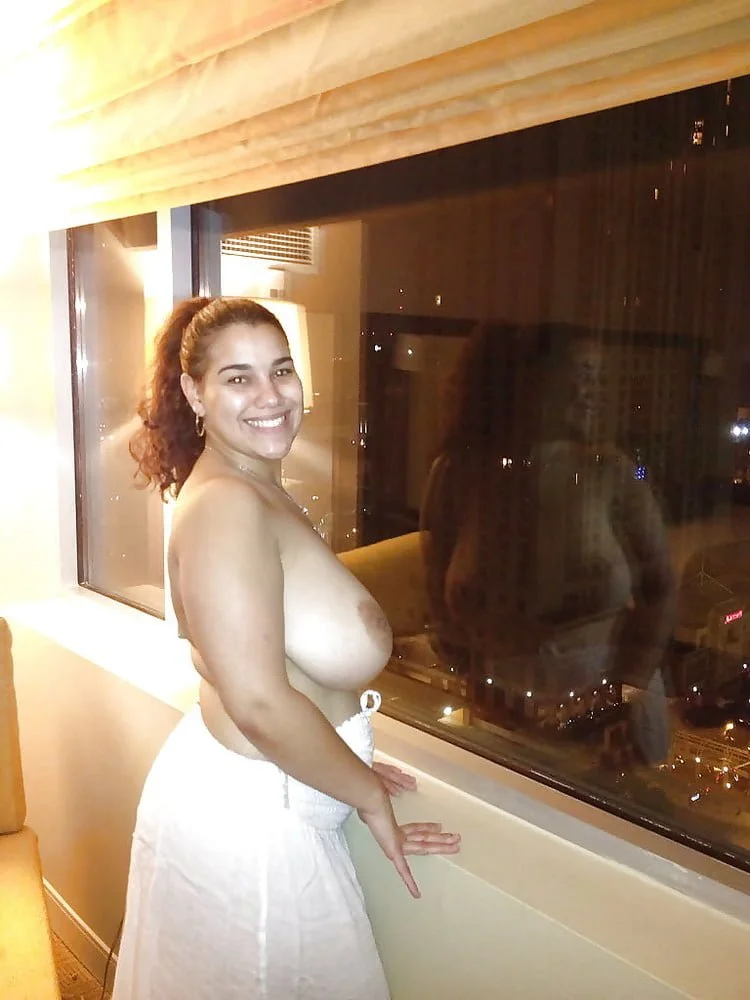 Cubana con enormes Tetas image 14