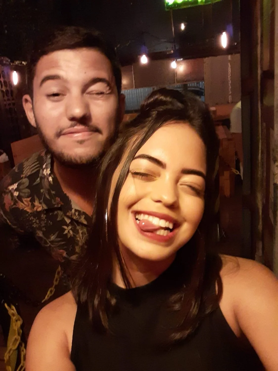 Vazou casada gostosa dando pro corno @Vazotudopravoce image 1