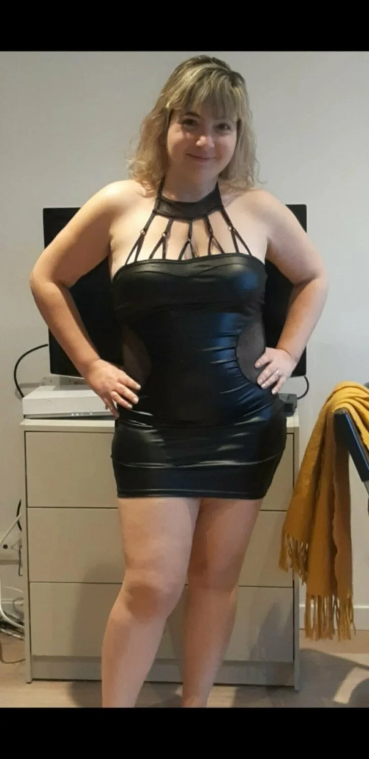 Cute wife lost bet image 1