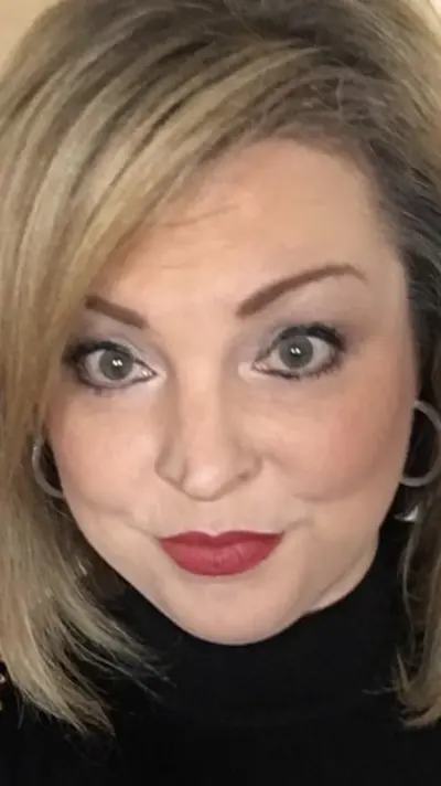 Realtor with a huge rack!!!! Damn!!🤤🤤🔥🔥 cover image