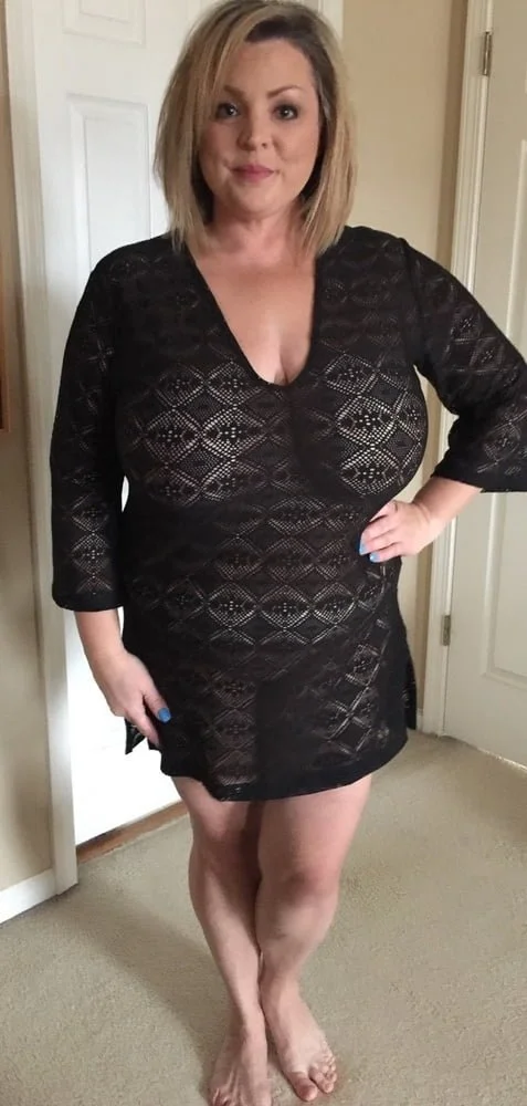 Realtor with a huge rack!!!! Damn!!🤤🤤🔥🔥 image 20