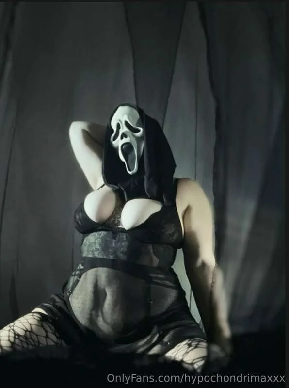 The Alt Goth TikTok Creator That Went Viral While Filming At Work image 6