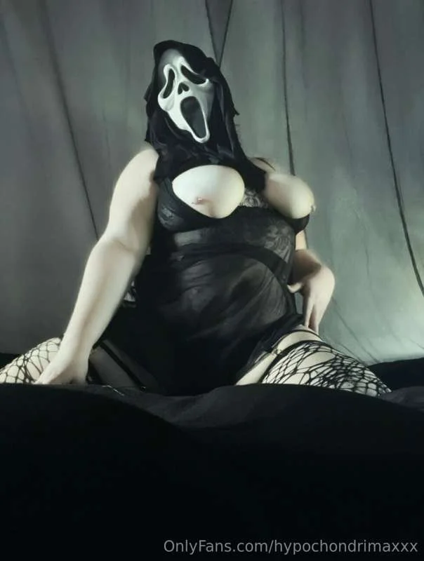 The Alt Goth TikTok Creator That Went Viral While Filming At Work image 8