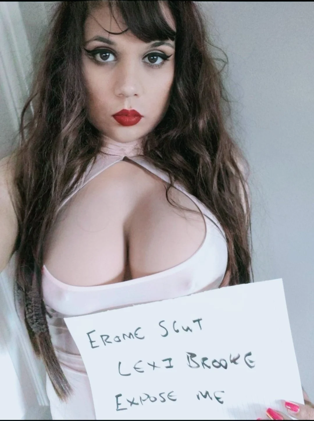 Lexi is a Broken Brooke image 50