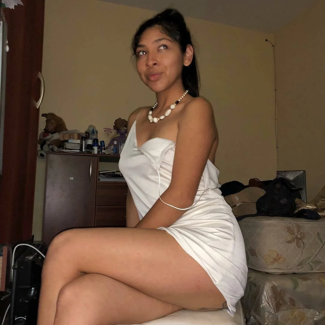 Putita mexicana necesitada de verga image 17