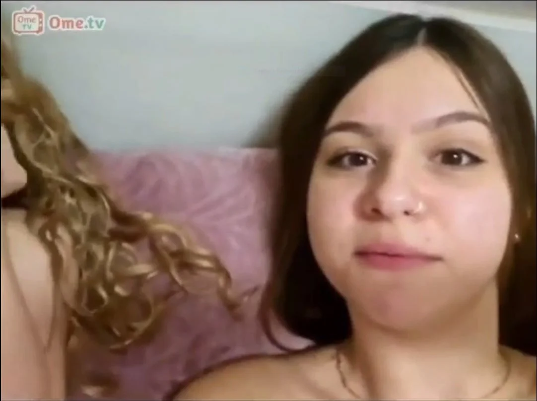 Novinhas se assustaram com o tamanho da pica e cairam na net image 1