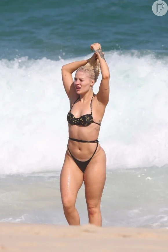 Luisa Sonza exibindo o rabo pros Paparazzi image 10