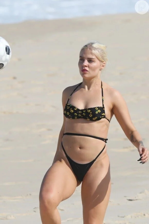 Luisa Sonza exibindo o rabo pros Paparazzi image 7