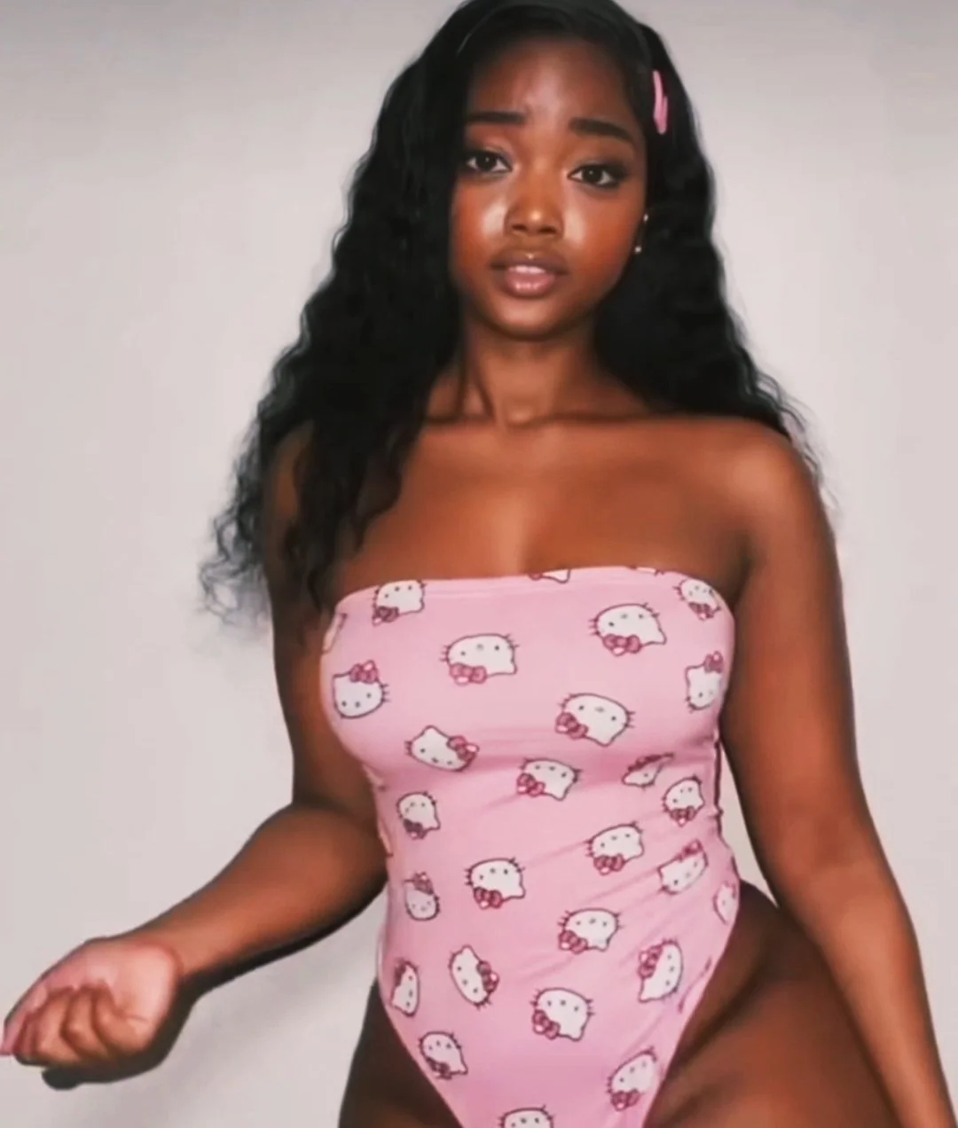 Drop: 1998 Brownskin baddie. Topless😍 main image