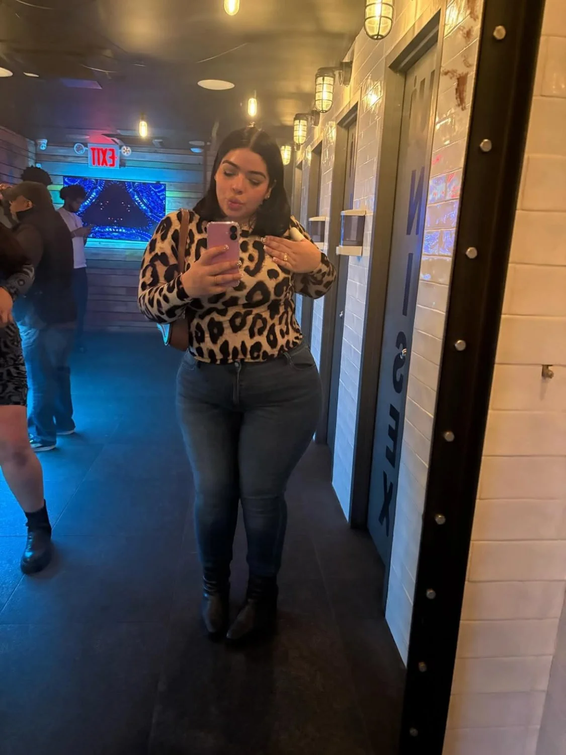 Fine chubby Latina image 13