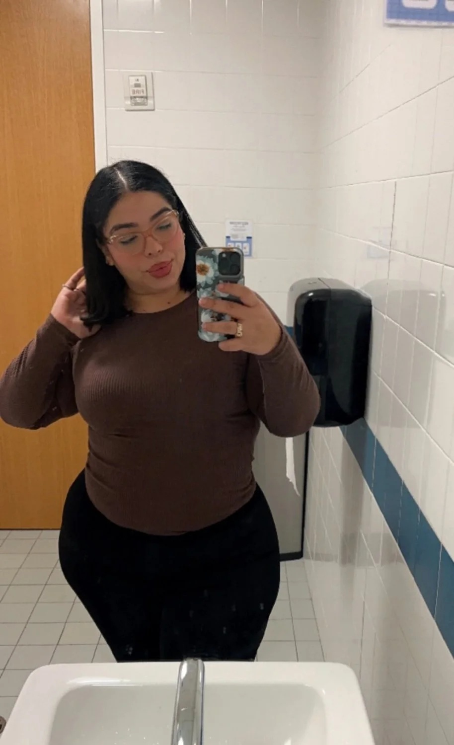 Fine chubby Latina image 18