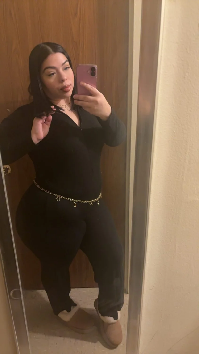 Fine chubby Latina image 6