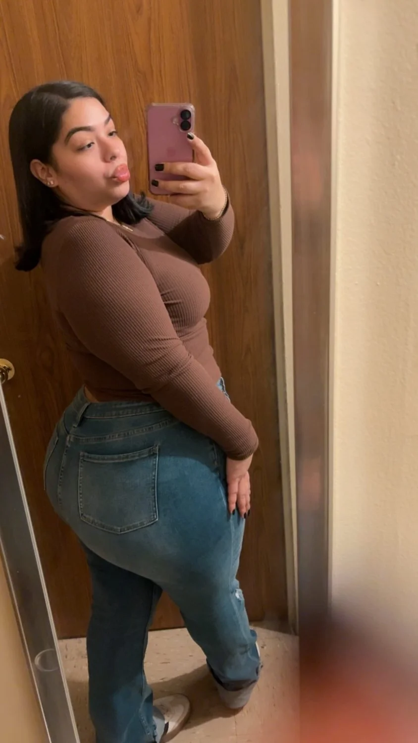 Fine chubby Latina image 7