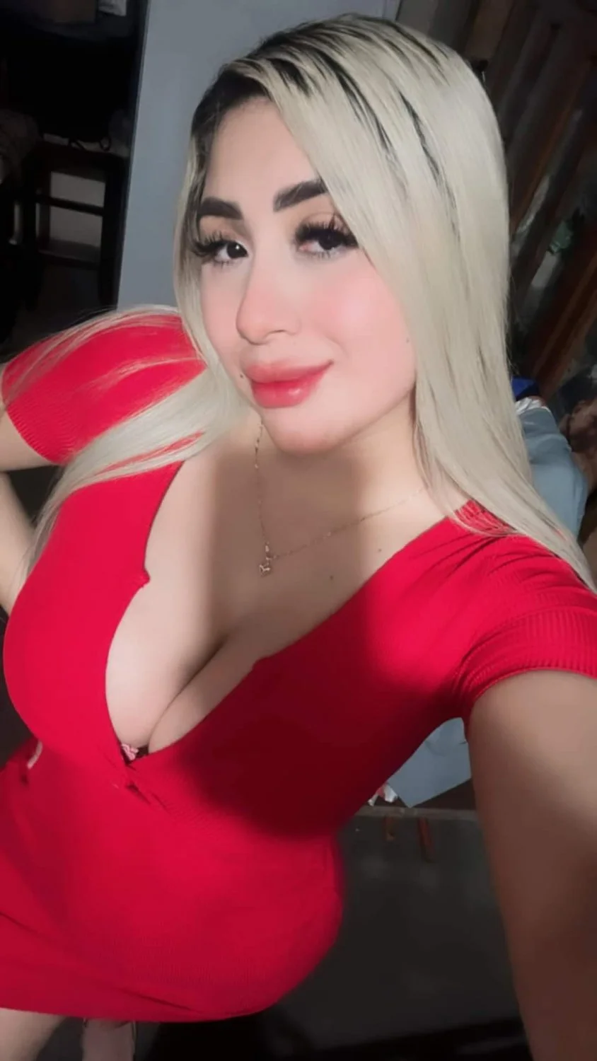 Yazbeth Escobar image 12