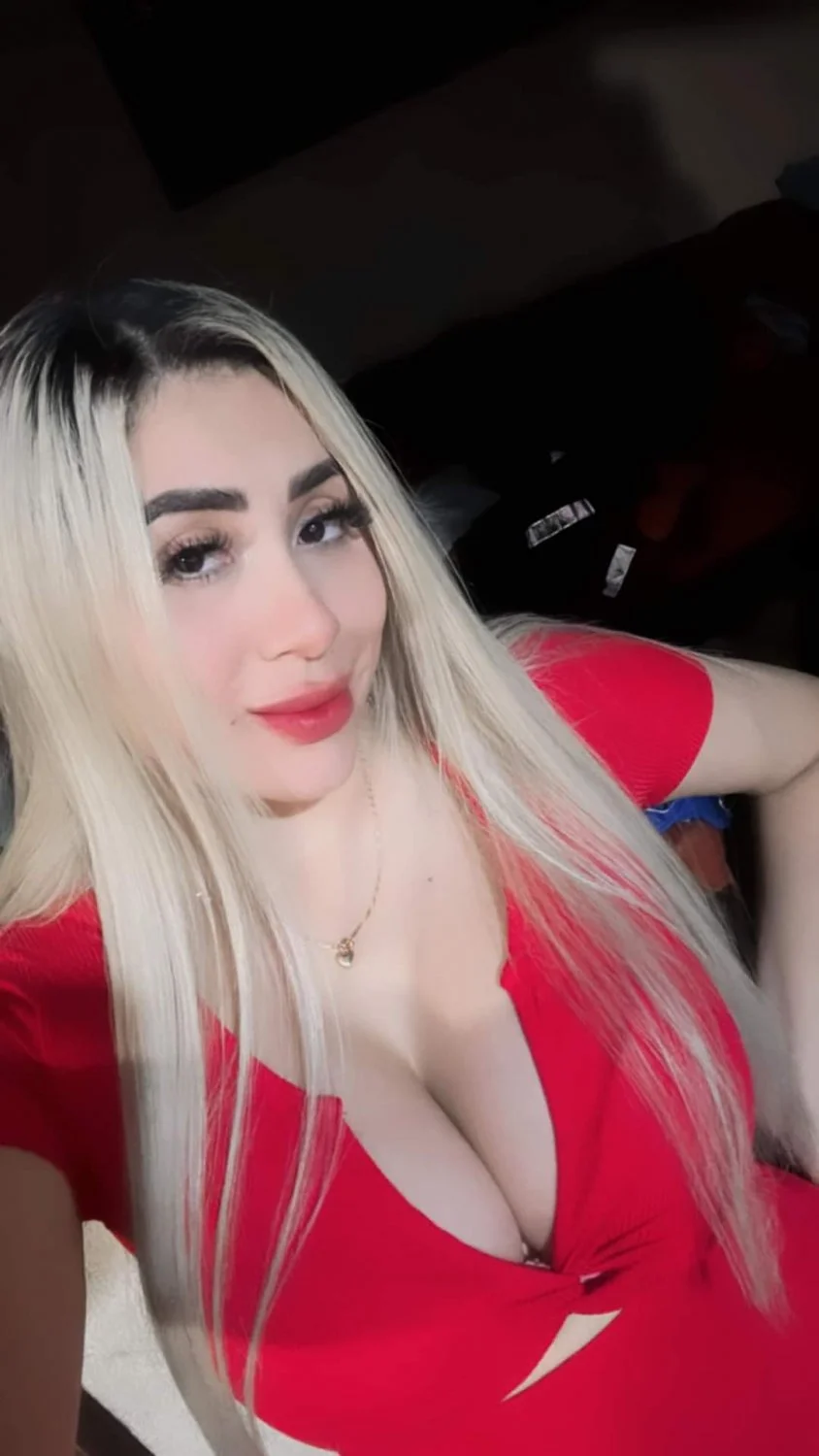 Yazbeth Escobar image 15