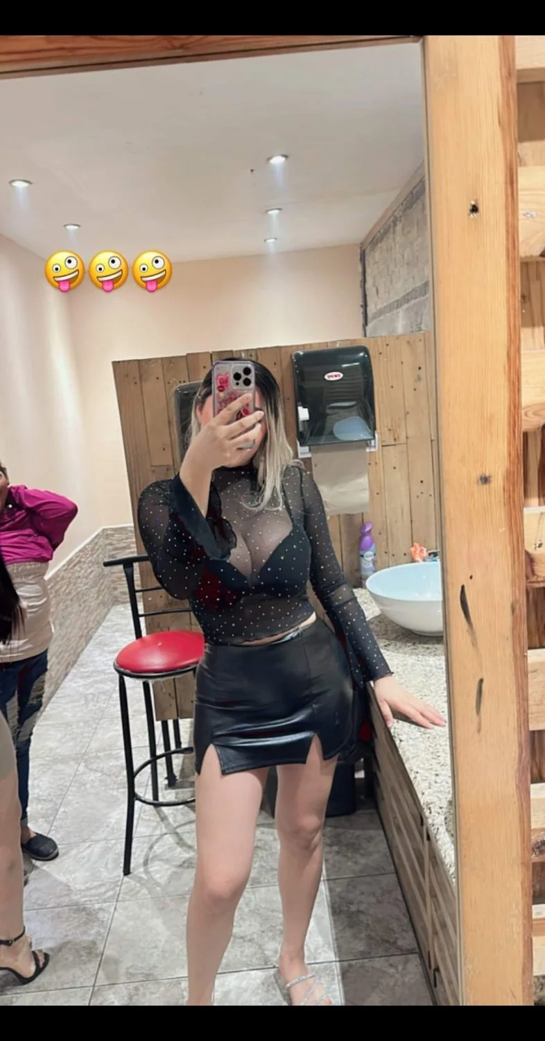 Yazbeth Escobar image 19