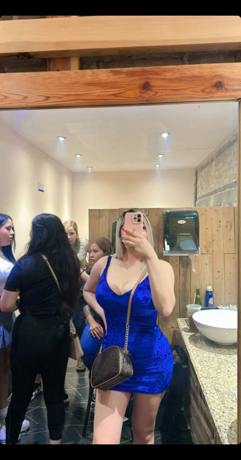 Yazbeth Escobar image 49