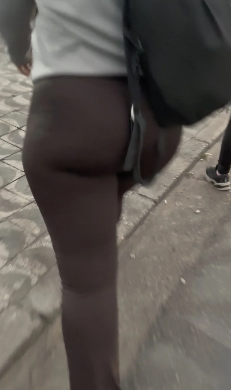 Flagra amador do maior e mais gostoso o rabo que eu já vi image 7