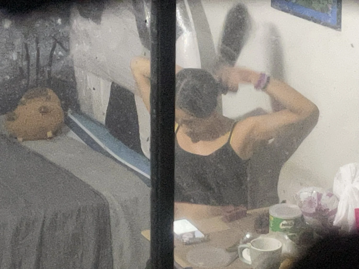 La hermandad de mi vecina tiene unas muy buenas tetas image 10