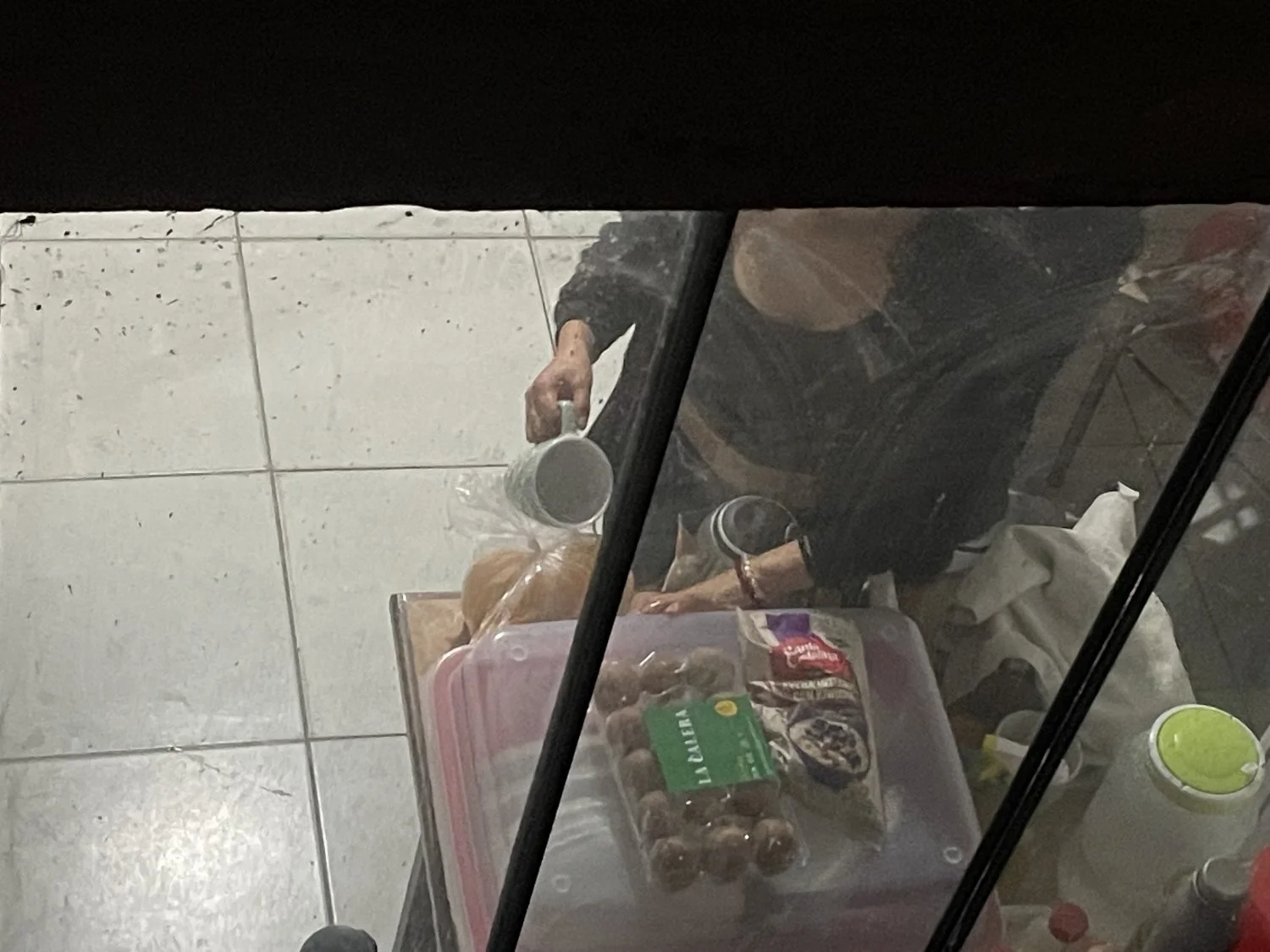 La hermandad de mi vecina tiene unas muy buenas tetas image 12