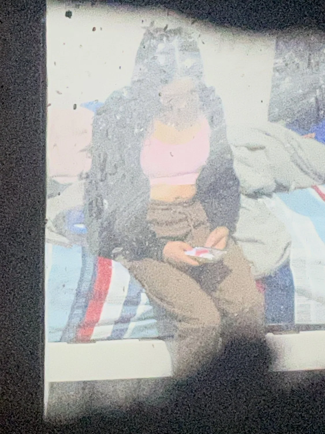 La hermandad de mi vecina tiene unas muy buenas tetas image 2