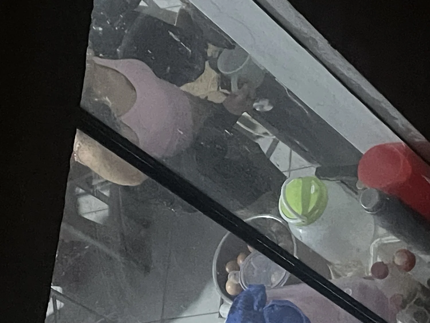 La hermandad de mi vecina tiene unas muy buenas tetas image 3