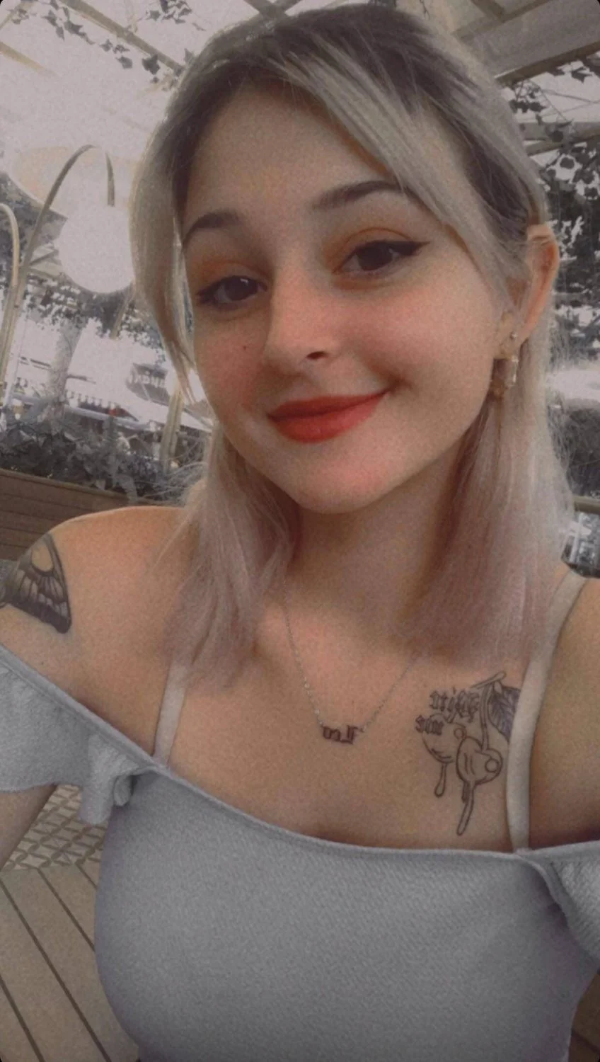 Sharing my gf here or in k ik: cuckedx main image