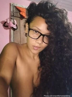 Le chuparias las tetas a esta puta tetona? image 30