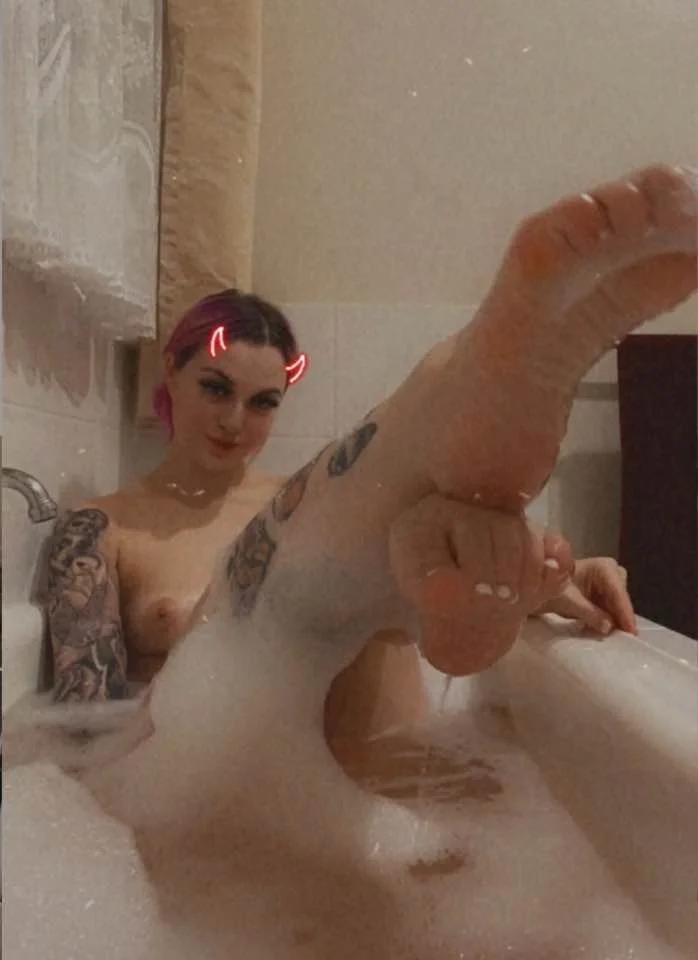 Kayla webslut wants your opinion image 2