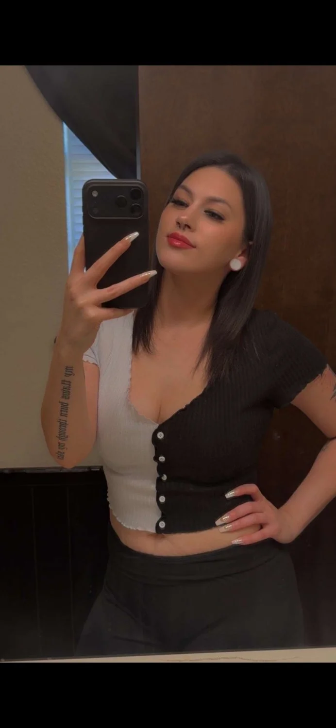 Pretty white girl toes and titties main image
