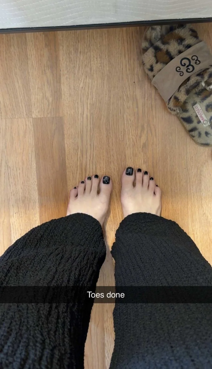 Pretty white girl toes and titties image 5