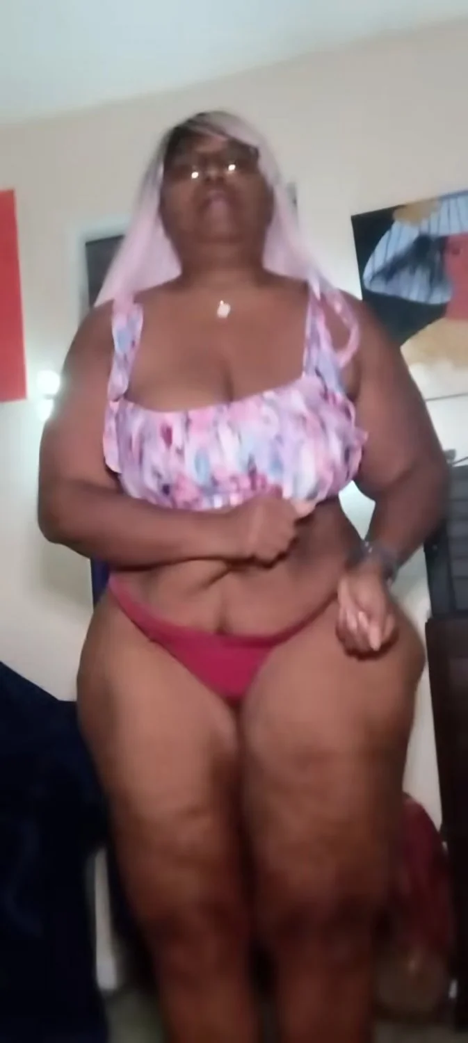 Nut buster fat ass stranger granny shaking ass everywhere.... main image