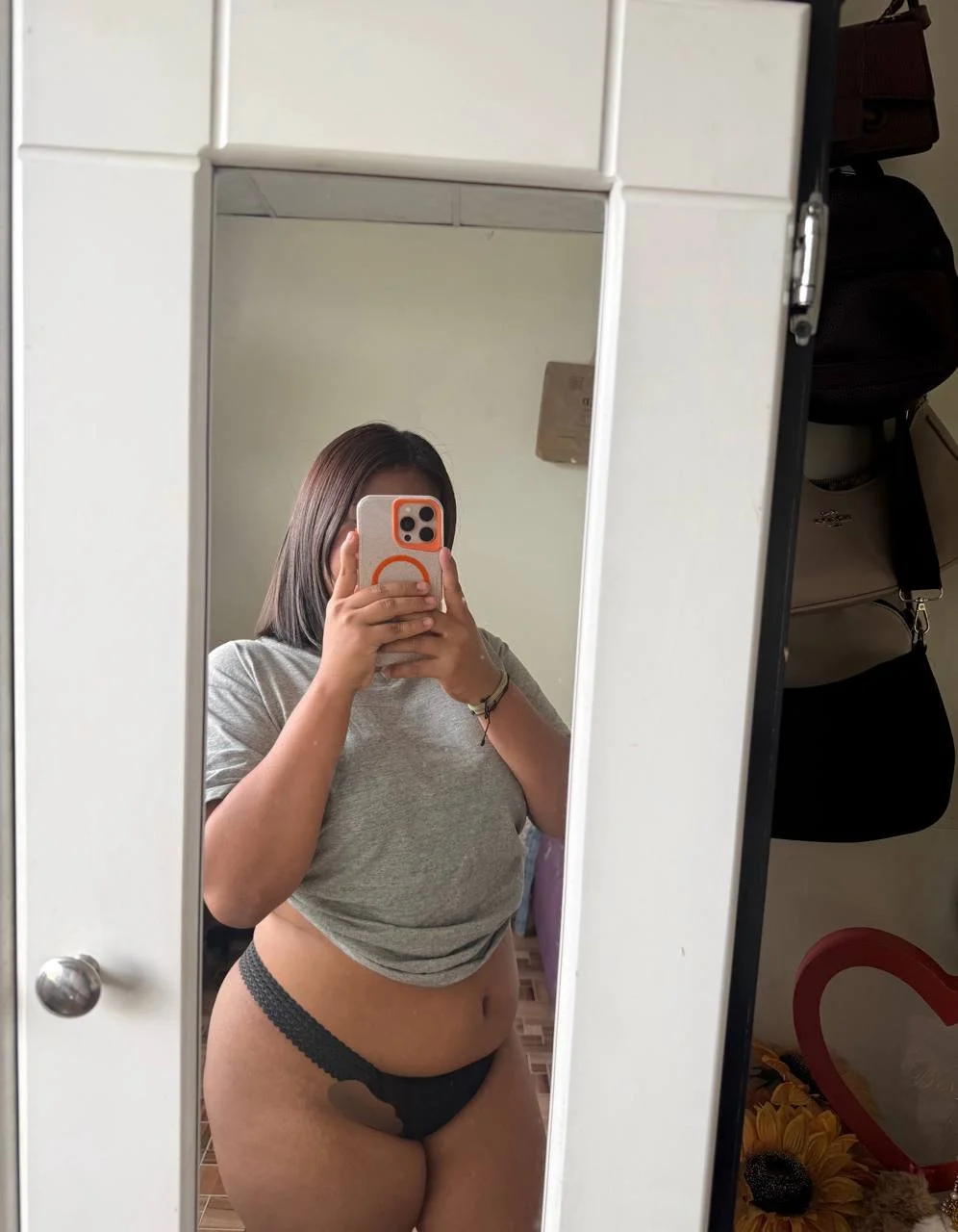 TANIA SAEZ SEXY main image