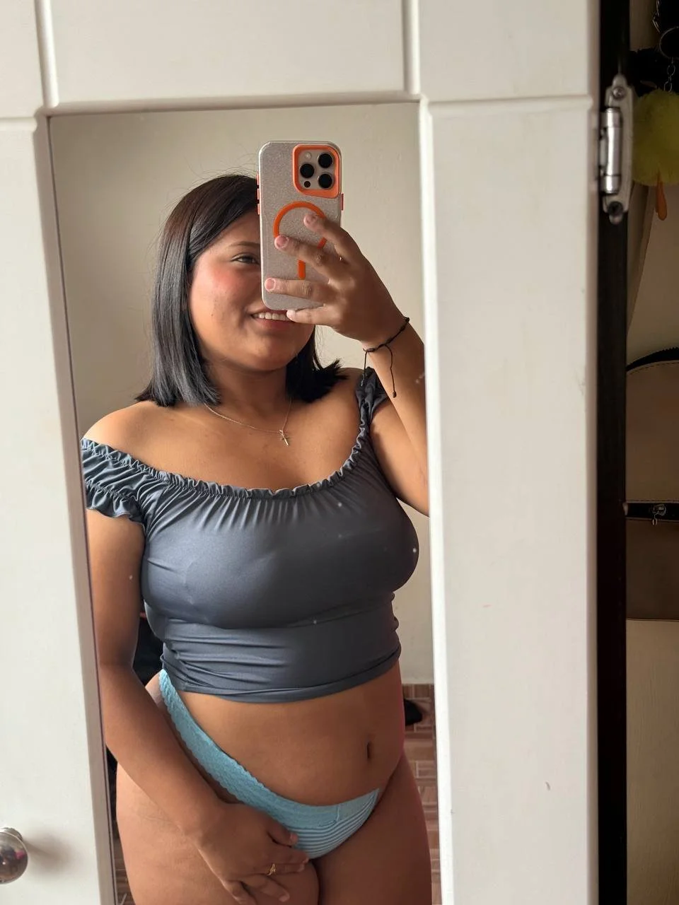 TANIA SAEZ SEXY image 5