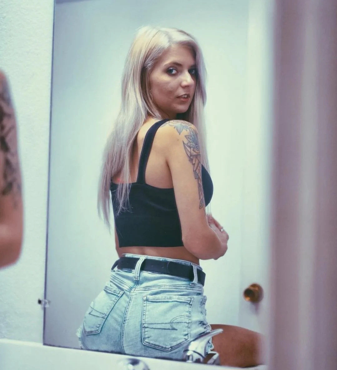 Tatted slut AshIey pt3 image 3