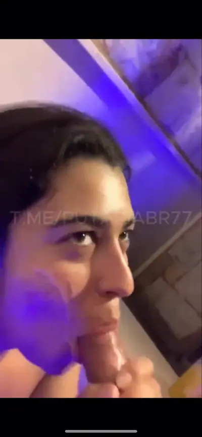 Tomando gozada na cara puta safada pedindo leite cover image